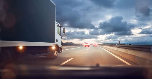 ACV Ratgeber: Rechts ueberholen auf der Autobahn