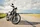 Motorrad steht auf einer Straße