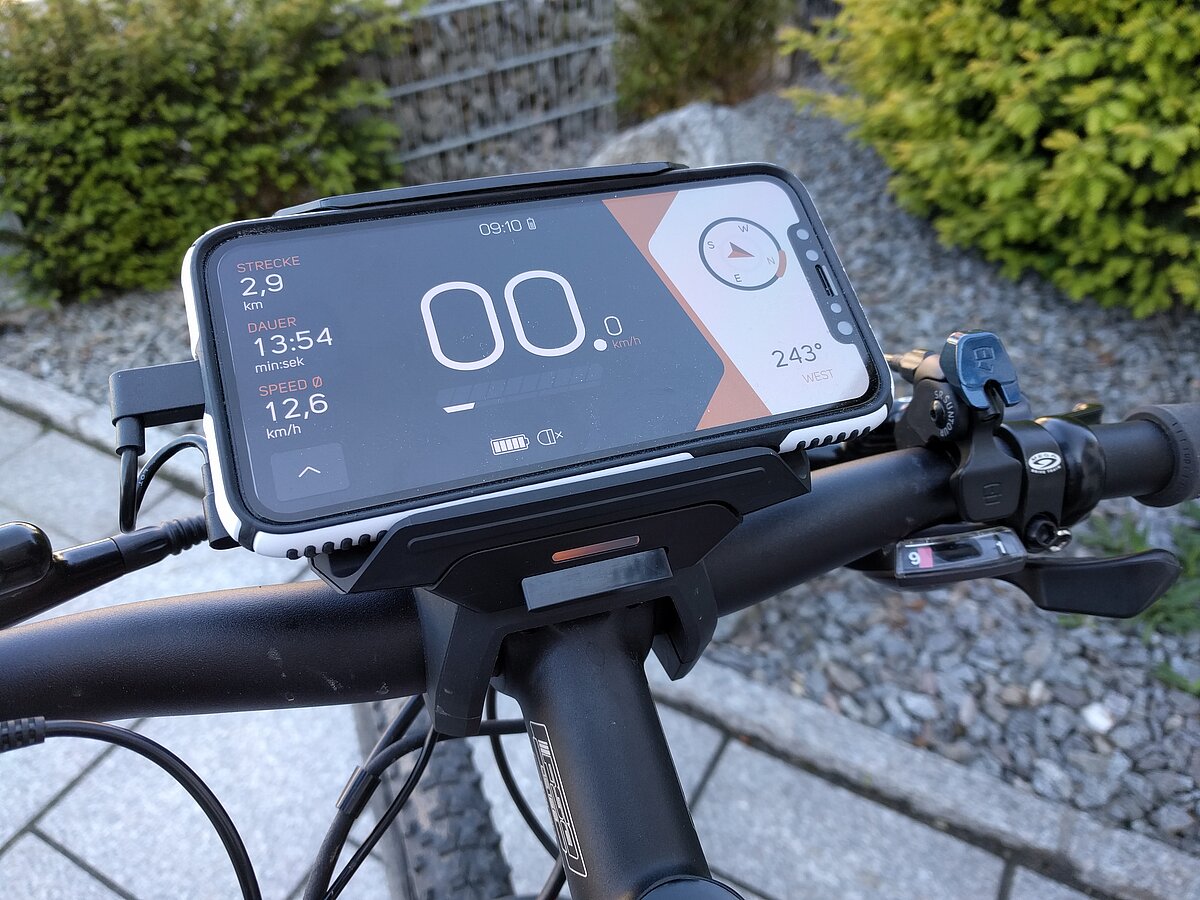 Fahrrad Navigation vorne an einem Fahrrad angebracht