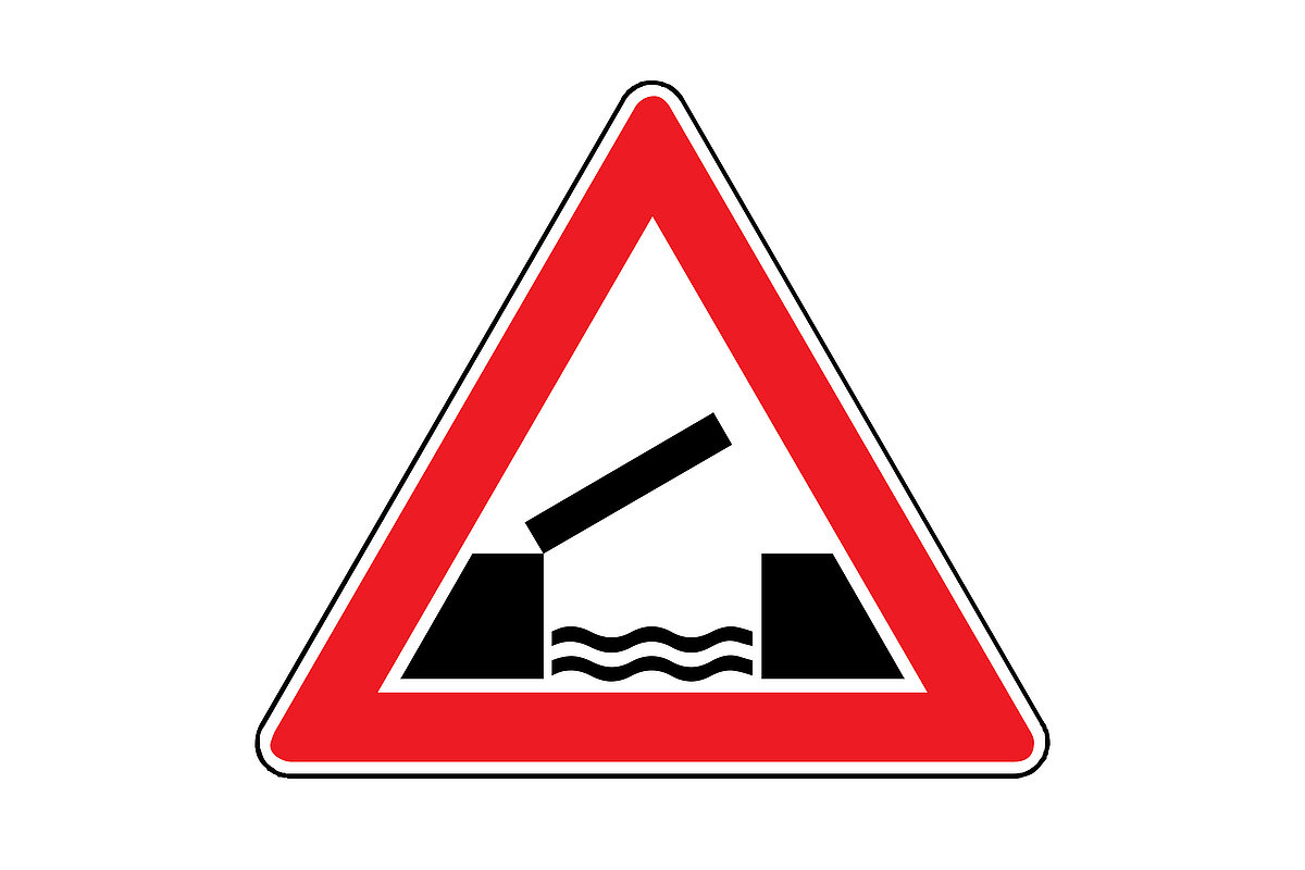 Verkehrsschild Hebebühne