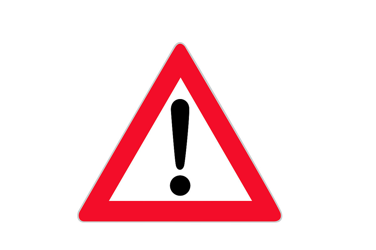 Verkehrsschild Gefahrenstelle