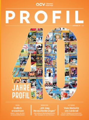 Magazin-Cover „PROFIL“ mit orangem Hintergrund und großer Zahl „40“, gefüllt mit Titelseiten-Collagen, dazu der Schriftzug „40 Jahre Profil“.