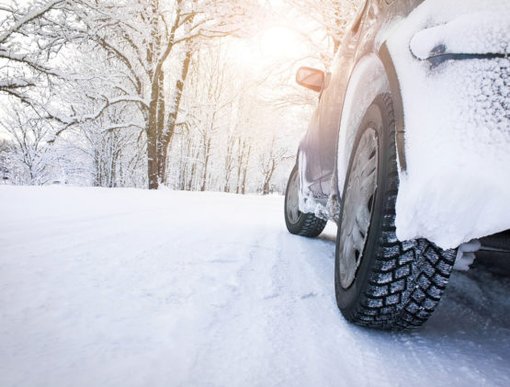 ACV Tipps fuers Autofahren bei Eis und Schnee
