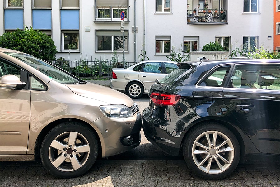 zugeparktes Auto