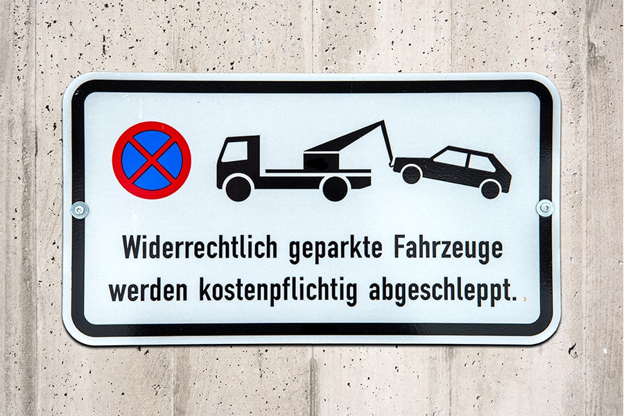 Verkehrsschild Parken verboten