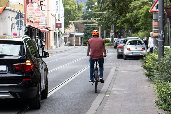 Fahrradfahren mit Warnweste erhöht die Sichtbarkeit