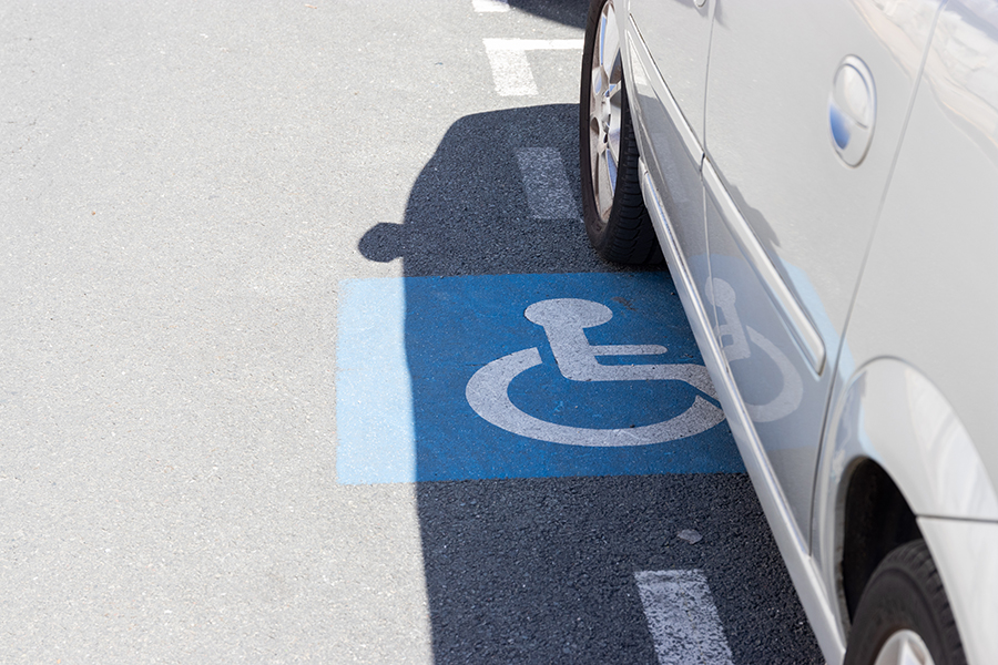 ACV Ratgeber Behindertenparkplatz